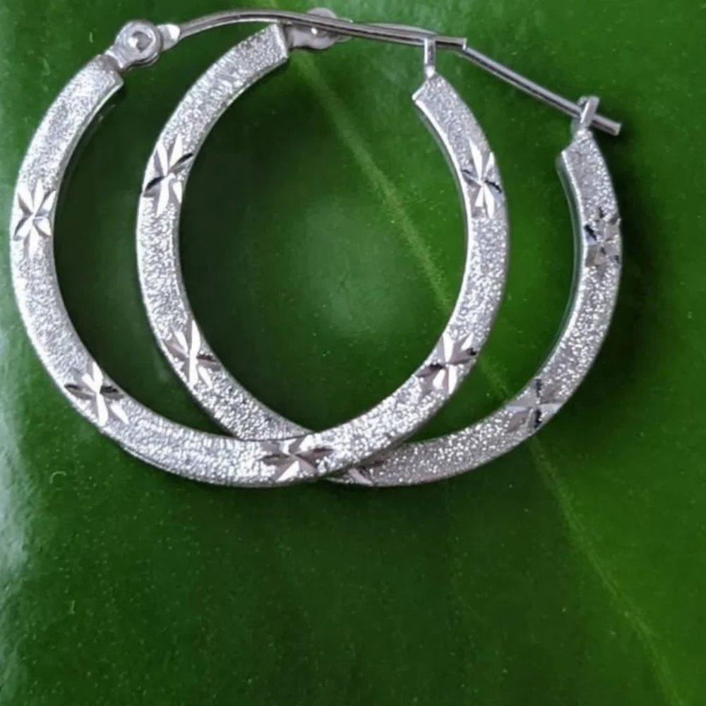 Hoops - Picture 3 of 4